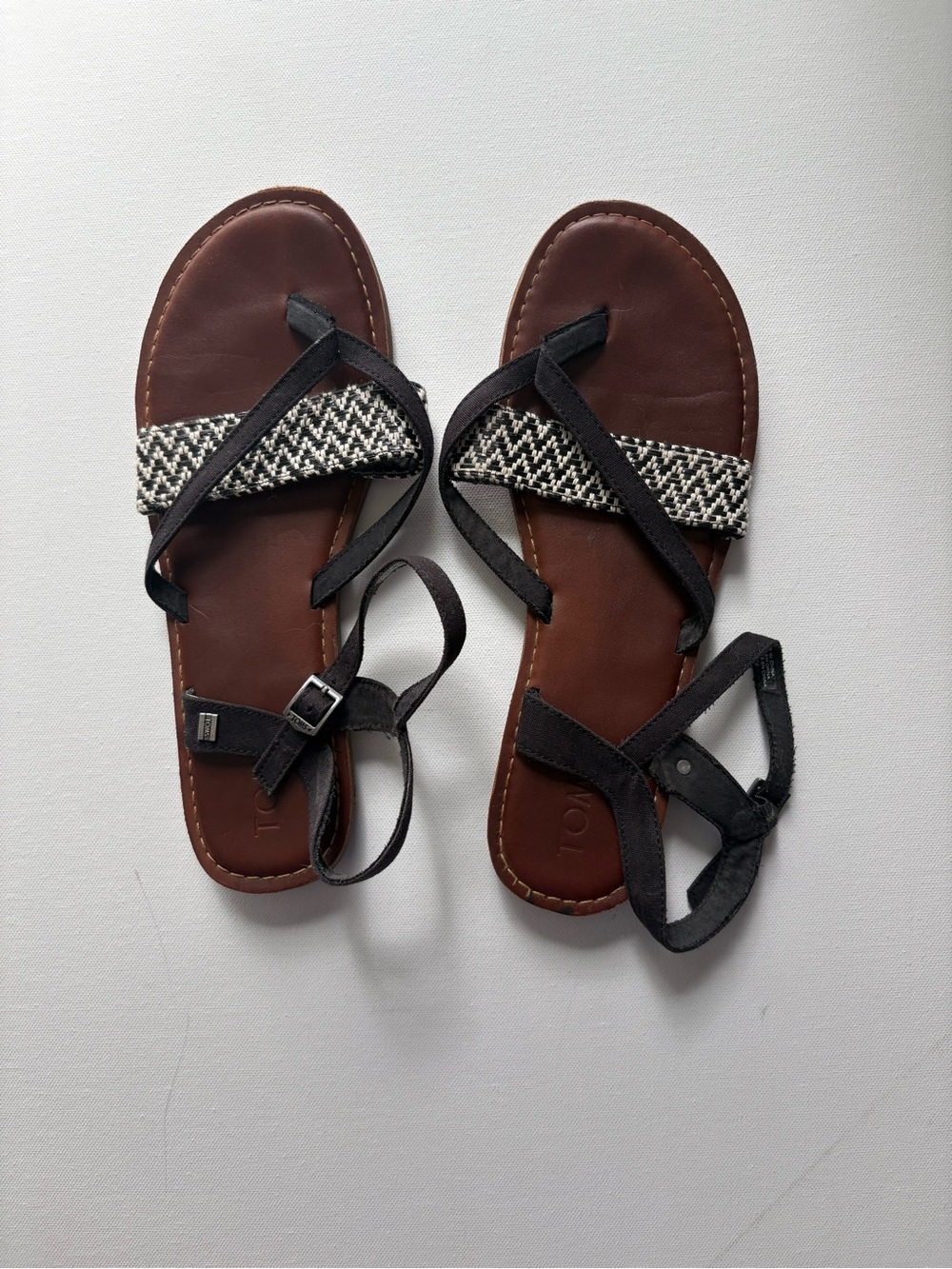 Women's Toms Black and White Strappy Sandals Size 8.5